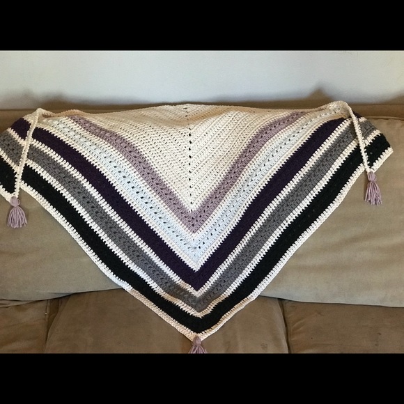 Shawl - Picture 1 of 4